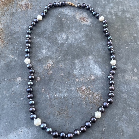 Tahitian Blue/Peacock Blue 5mm-7mm Pearl Necklace w/ gold vermeil clasp 18.5" - Picture 4 of 6